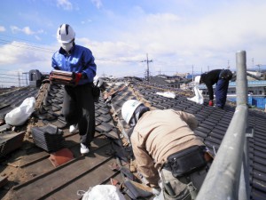 瓦屋根地震被災23