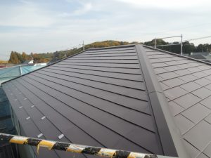 ガルバリウム鋼板横葺き屋根