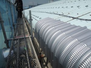 軒先ラジアルと屋根固定金具