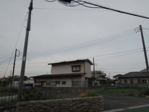 台風被害で屋根が捲れた